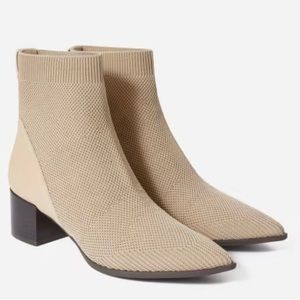 Barely worn Everlane The Boss Boot in ReKnit - Sand